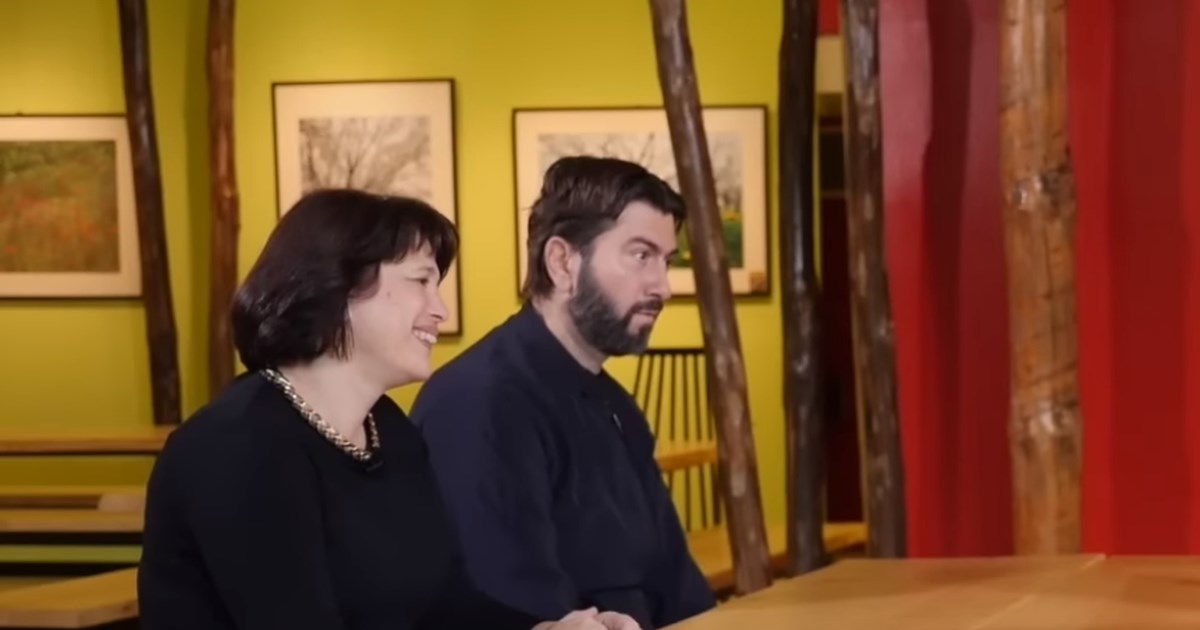 Κιβωτός του Κόσμου: Με νέο... look ο πατέρας Αντώνιος - Εμφάνιση με μακριά μαλλιά στα δικαστήρια [βίντεο] - εικόνα 2