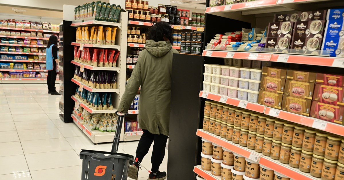 Eurostat: Ανέβηκε κατηγορία η Ελλάδα στο κατώτατο μισθό - Στα 1.027 ευρώ ο βασικός μισθός σε 12μηνη βάση