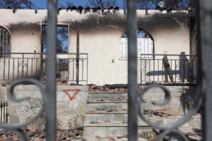 Χαρδαλιάς: "Καμία ανοχή" σε ανεμογεννήτριες και βιομηχανικές ΑΠΕ στις πληγείσες περιοχές της Δυτικής Αττικής