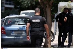 Νέα Σμύρνη: Συνελήφθη 24χρονος που "χτυπούσε" μίνι μάρκετ - Βίντεο ντοκουμέντο