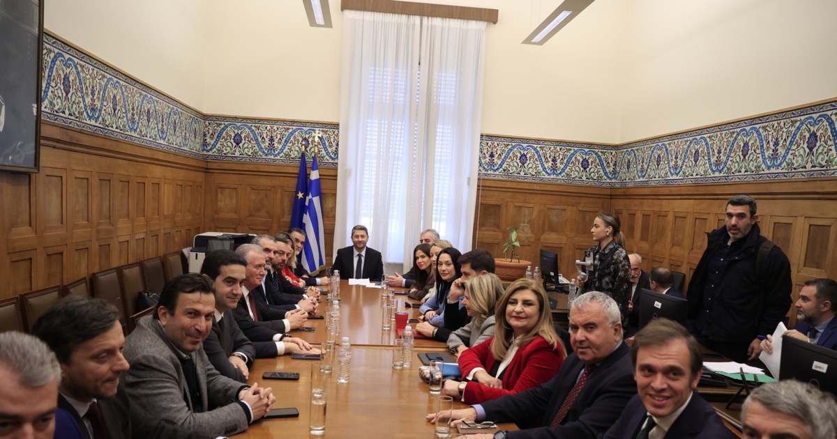 Αύριο η εκλογή προέδρου της Βουλής - Ψηφίζει Κακλαμάνη το ΠΑΣΟΚ, παρών από τη Νέα Αριστερά