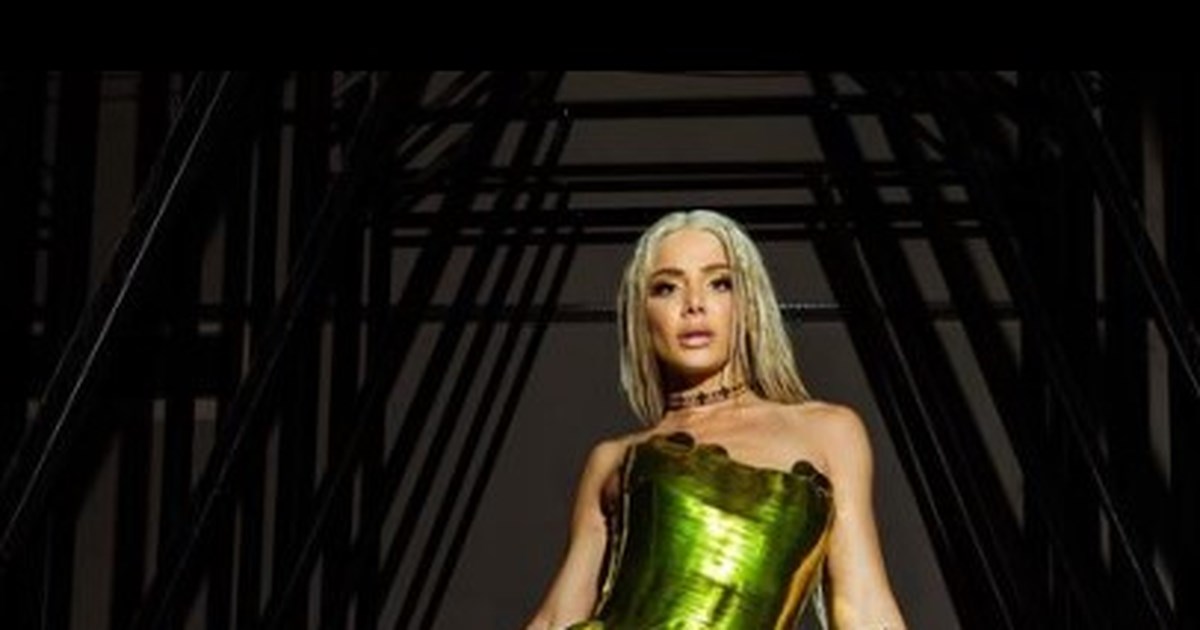 Ζόζεφιν: Το αποκαλυπτικό φόρεμα και η ερώτηση για τη ζήλεια του Νίνο [εικόνες - βίντεο]