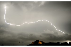 Έρχεται το βαρομετρικό χαμηλό "INES" για 48 ώρες - Καταιγίδες, θυελλώδεις νοτιάδες και σκόνη, κίνδυνος για πλημμύρες