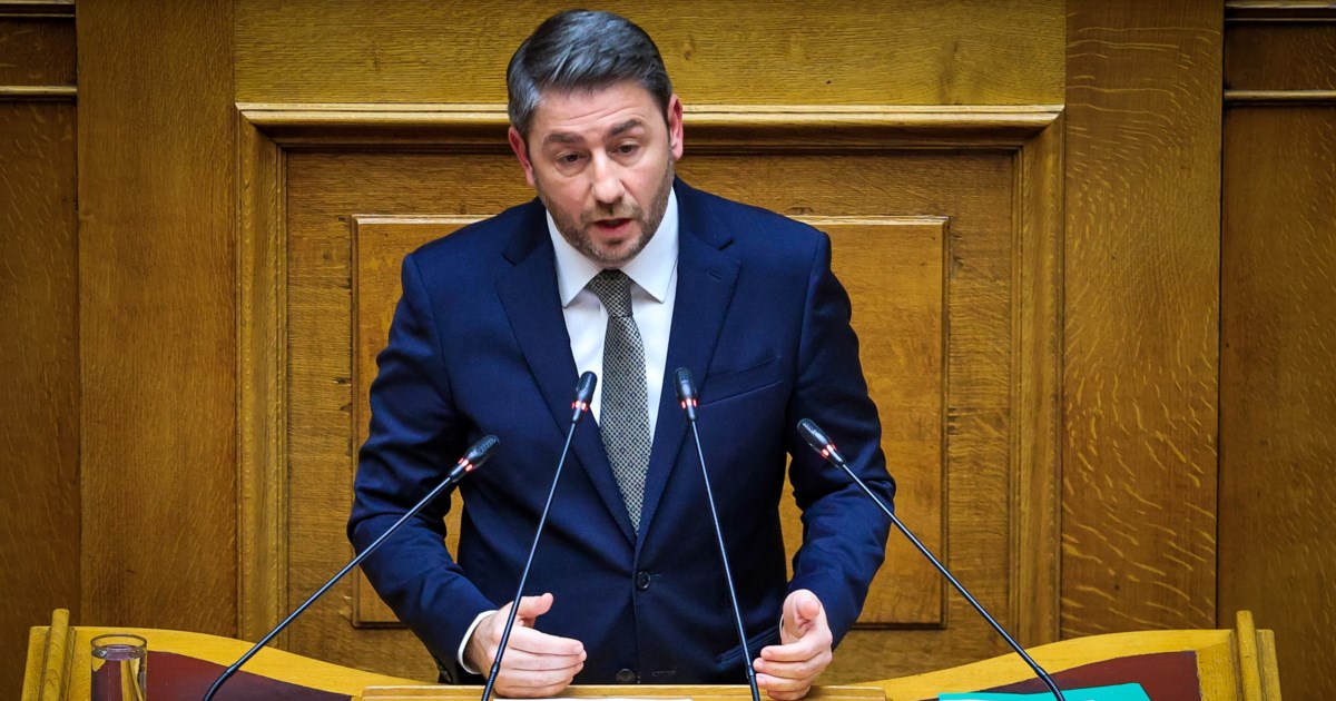 Κόντρα ΠΑΣΟΚ - Ελληνικής Λύσης: "Η ρεζέρβα του Μαξίμου ξαναχτύπησε" - "Θεωρούν ότι οι Έλληνες χάφτουν μύγες"