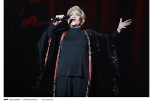 Παγώνη για Μαρινέλλα: Τραγουδάει μέσα στο δωμάτιο του νοσοκομείου - Είναι από τους ασθενείς που λένε "εγώ θέλω να ζήσω" - εικόνα 2