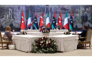 Μάντζος: "Θέματα με επίδραση στο εθνικό συμφέρον δεν μπορούν να είναι αντικείμενο κλειστών συζητήσεων αναθεωρητικών κρατών"