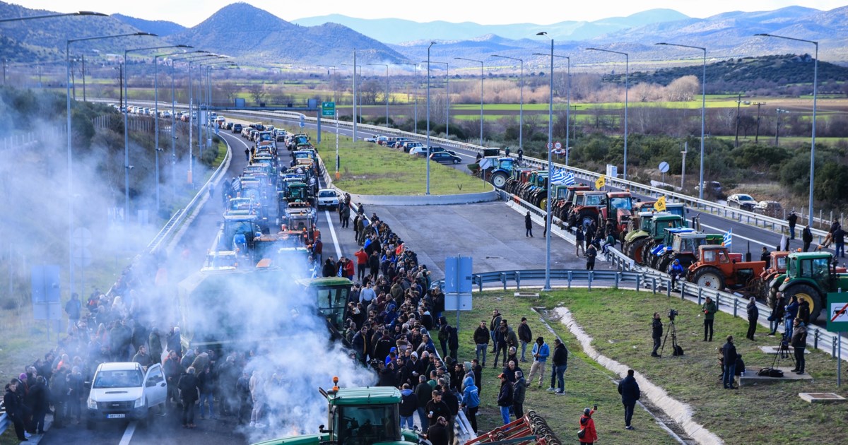 Απίστευτη κόντρα αγροτοσυνδικαλιστών on camera: "Εχουμε ξεφτιλιστεί" - "Από βλακεία σε βλακεία το πας"