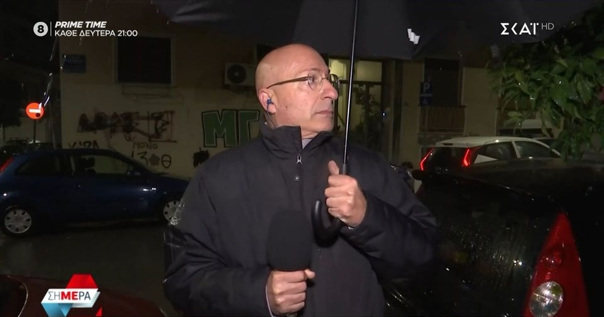 Άγιοι Θεόδωροι: Κεραυνός έπεσε στο σπίτι του Κωστα Σημίτη - Προκλήθηκε φωτιά [εικόνες] - εικόνα 5