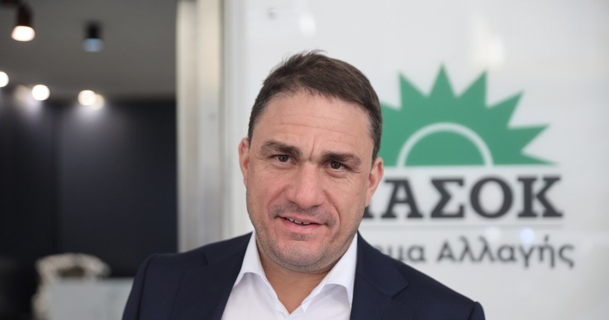 Ο Ανδρουλάκης συγκαλεί αύριο την ΚΟ - Το ΠΑΣΟΚ αποφασίζει αν θα ψηφίσει Κακλαμάνη για πρόεδρο της Βουλής