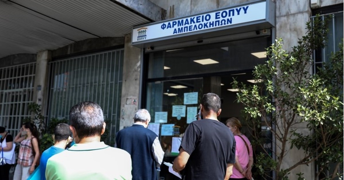 Εργαζόμενοι στον "Άγιο Σάββα" τα έβαλαν με τον Γεωργιάδη: "Εμείς δεν είμαστε βολεμένοι, εσύ είσαι" - Η αντίδρασή του