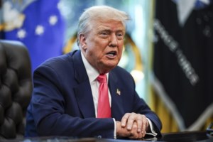 Τραμπ μέσα από το Air Force One: "Απόφαση του Κιέβου τυχόν ανταλλαγές εδαφών με τη Ρωσία"