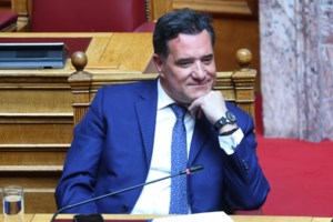 Άγρια κόντρα Άδωνι - Σαλμά στη Βουλή: "Είστε άσχετος ή εκπρόσωπος εταιρείας - Θα σας έρθει η αγωγή"