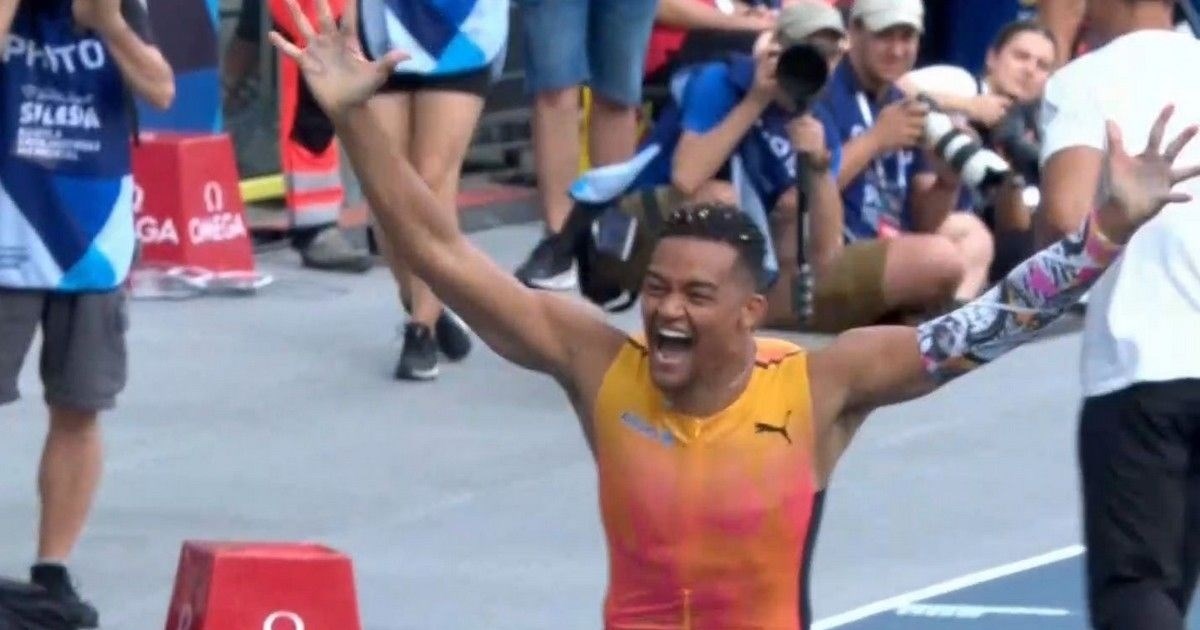 Τεντόγλου και Καραλής κάνουν... ελληνορωμαϊκή πάλη μπροστά στον Πομάσκι - "Θα χτυπήσετε, ρε" [βίντεο] - εικόνα 4