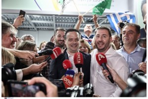 Δημοσκόπηση Interview: Πέμπτο κόμμα ο ΣΥΡΙΖΑ, στο 22% η ΝΔ - Πρωτιά Δούκα για τις εκλογές του ΠΑΣΟΚ - εικόνα 12