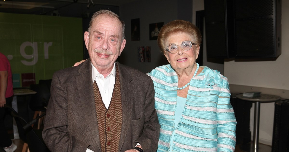 Βέφα Αλεξιάδου: Τελευταίο αντίο στην εθνική μαγείρισσα- Παρόντες 30 φίλοι και συγγενείς όλοι κι όλοι, κανείς "επώνυμος" [εικόνες] - εικόνα 11