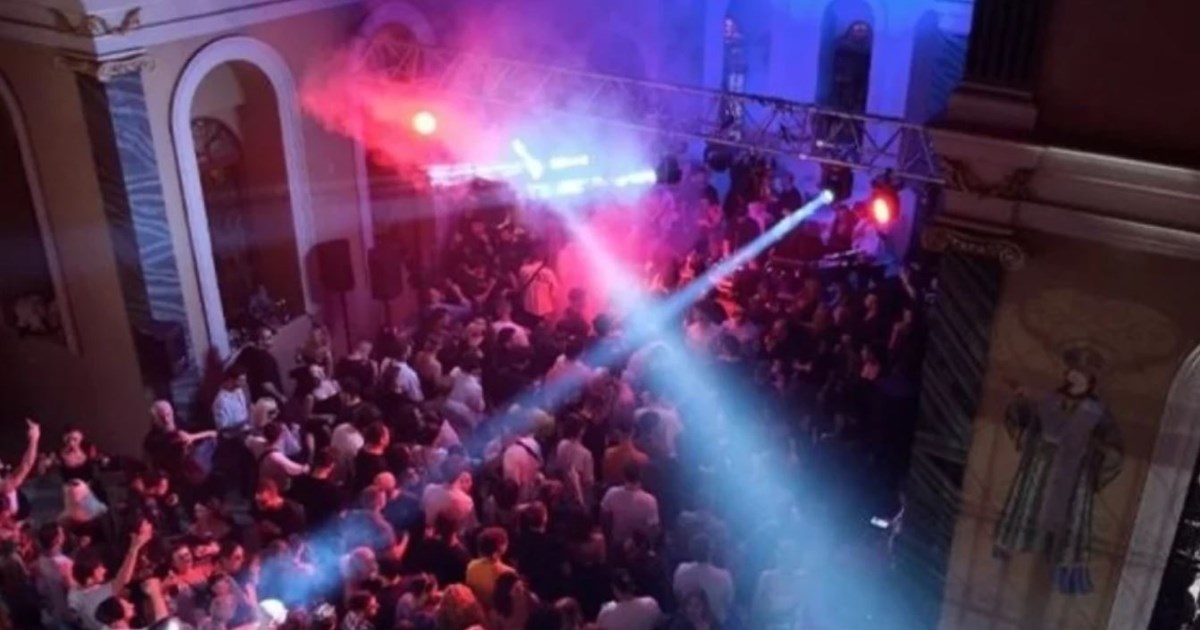 ΥΠΕΞ: Καταδικάζουμε τη διοργάνωση πάρτυ εντός του ιστορικού ελληνορθόδοξου Ναού του Αγίου Βουκόλου στη Σμύρνη