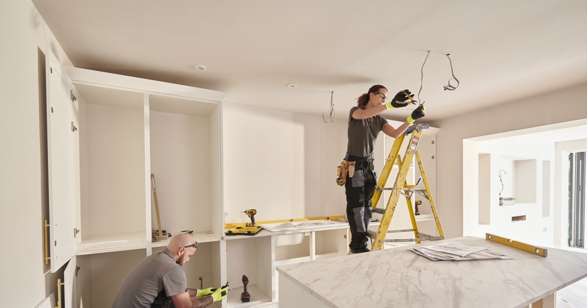 Bloomberg: Γιατί οι τιμές των ακινήτων στην Αθήνα αυξάνονται και προκαλούν... ίλιγγο στους υποψήφιους αγοραστές