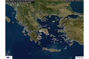 Φωτιά στο Κορωπί: Δραματική έκκληση από κάτοικο σε τηλεοπτικό σταθμό για να βγει ο σύντροφός της από το σπίτι