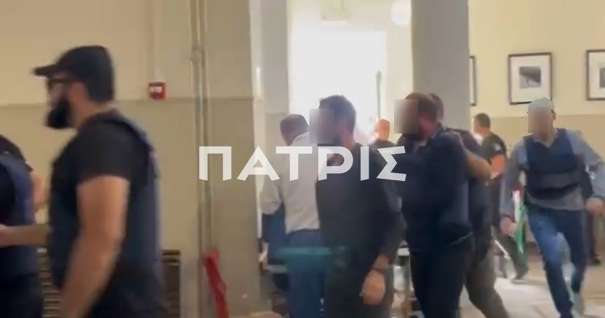 "Ευθύνη να ‘σαι Κρητικός": Το απαράδεκτο πανό των φίλων του ΟΦΗ με καλάσνικοφ και μαριχουάνα