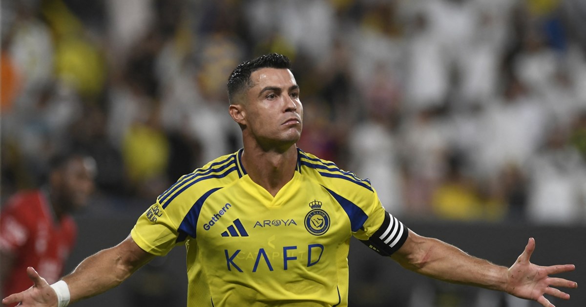 Έξαλλος ο Μέσι: Αποκάλεσε "δειλό" τον διαιτητή και έπιασε τον αντίπαλο βοηθό προπονητή από τον λαιμό [βίντεο]