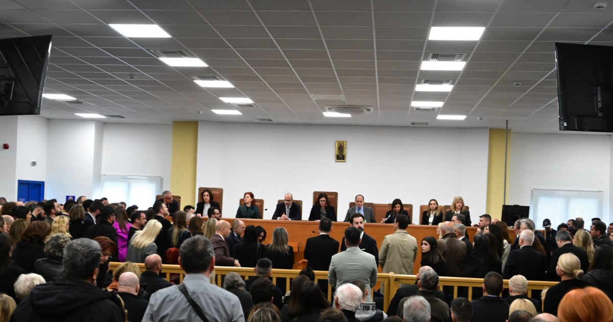 Τέμπη: "Κάποια στιγμή πρέπει να ηρεμήσουν αυτές οι ψυχές" - Πολίτες ζητούν να αποδοθεί δικαιοσύνη - εικόνα 2