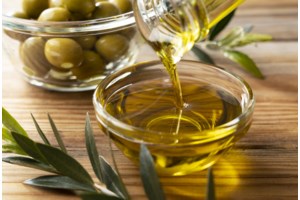 Θεσσαλονίκη: Νόθευαν ηλιέλαιο και το πουλούσαν ως εξαιρετικά παρθένο ελαιόλαδο - Κατασχέθηκαν 15 τόνοι