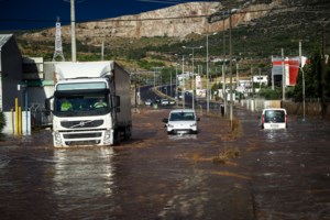 Κακοκαιρία: Γιατί υπάρχουν διαφορετικοί αριθμοί για τους κεραυνούς - Η εξήγηση του Θοδωρή Κολυδά