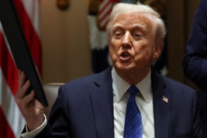 Επιμένει ο Τραμπ ότι οι ΗΠΑ πρέπει να πάρουν την Γροιλανδία - "Εδώ κάνει ψοφόκρυο και κανείς δεν μου το είπε" το σχόλιο Βανς