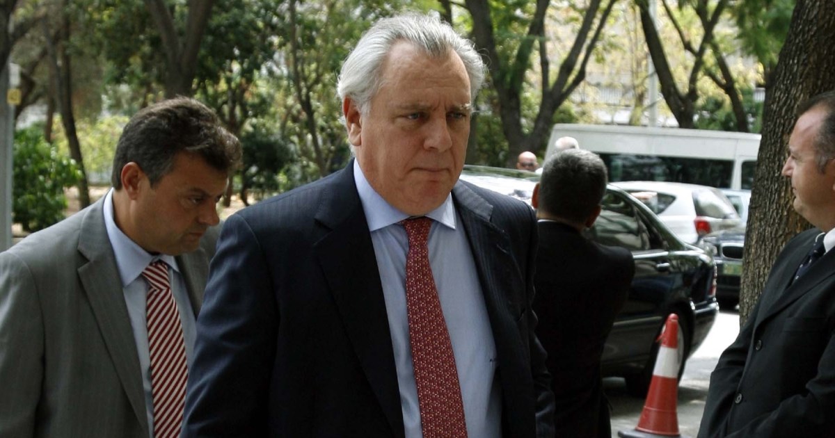 Αναστάσης Παπαληγούρας:  Θλίψη στην κηδεία του πρώην υπουργού της ΝΔ – Συντετριμμένη η κόρη του, Λένα - εικόνα 10