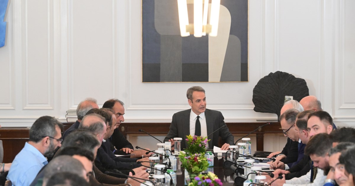 "Πρώτη μούρη" ο Ανεστίδης έξω από το Μαξίμου παρότι δεν προσκλήθηκε στη συνάντηση Μητσοτάκη - αγροτών - εικόνα 6