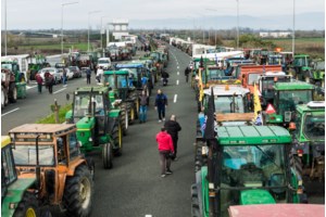 Αποφασισμένοι για κλιμάκωση οι αγρότες - Το μέλλον των μπλόκων κρίνεται στη σύσκεψη των Μαλγάρων - εικόνα 3
