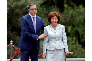 Σκληρή απάντηση Μητσοτάκη στην πρόεδρο της Βόρειας Μακεδονίας: Προκλητική, παράνομη και ανεπίτρεπτη η επιλογή της