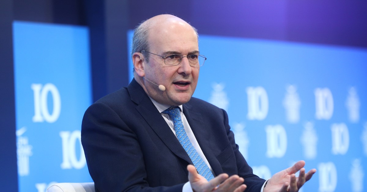 Λίμνη του Μόρνου: Αναδύθηκε κι άλλο το βυθισμένο χωριό Κάλλιο - Ανησυχία για την υδροδότηση της Αθήνας [βίντεο]