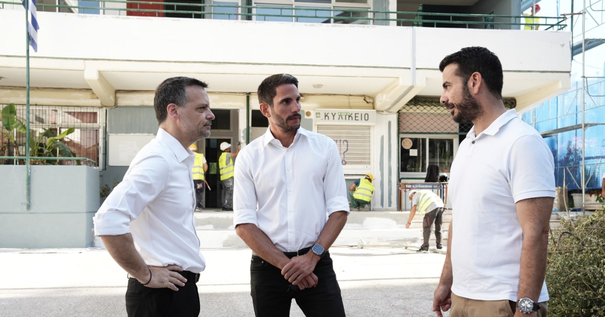 Επιχείρηση "σκούπα" του Δήμου Αθηναίων για παράνομα τραπεζοκαθίσματα και παραβάσεις στάθμευσης στο Κολωνάκι - εικόνα 3