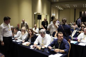 Στέφανος Κασσελάκης: "Χαλαρός" για παράσταση στο θέατρο με Τάιλερ, μετά την επεισοδιακή συνεδρίαση της ΚΕ του ΣΥΡΙΖΑ - εικόνα 4