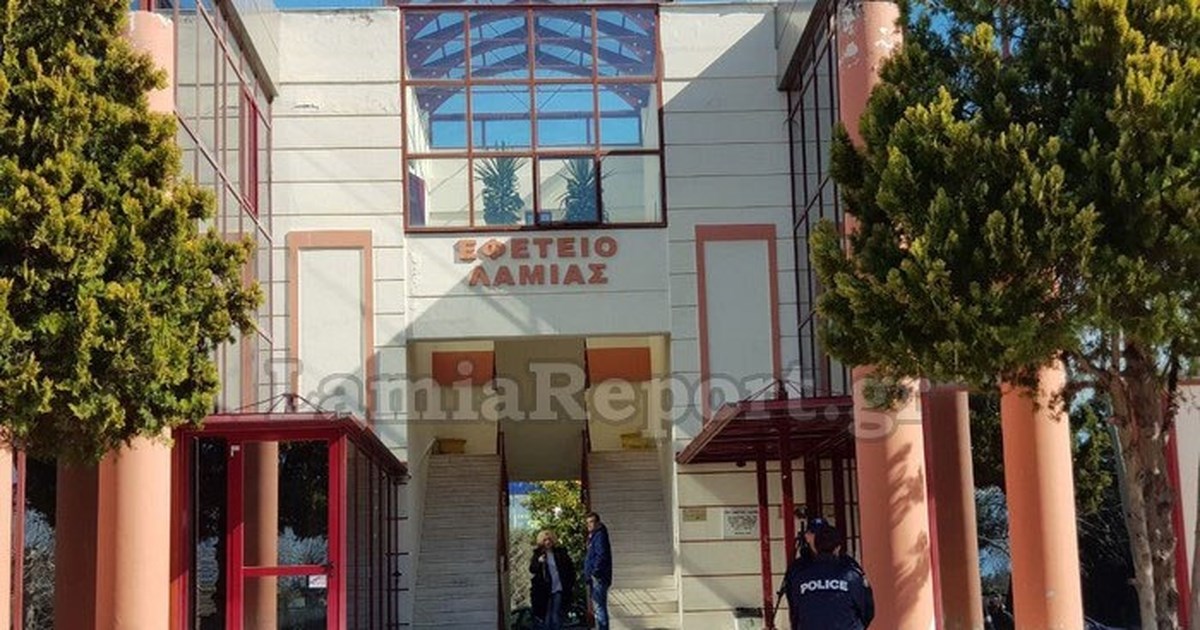 Λαμία: Παραιτήθηκε η συνήγορος του Κορκονέα μετά από άγρια κόντρα με την Κωνσταντοπούλου - "Ήταν βουλευτής της Χρυσής Αυγής"