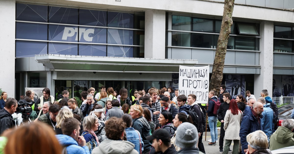 Μεγάλες διαδηλώσεις φοιτητών και εργαζομένων στη Σερβία για την Πρωτομαγιά