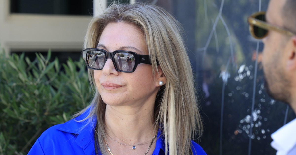 Καρυστιανού από το Σύνταγμα για τα Τέμπη: "Τα οστά των παιδιών μας μπορούν να αποκαλύψουν την αλήθεια" [εικόνες - βίντεο] - εικόνα 7