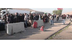 "Πρώτη κυρία της κολάσεως": Η χλιδάτη ζωή της Λονδρέζας συζύγου του Ασαντ που έχει αδυναμία στα Christian Louboutin - εικόνα 5