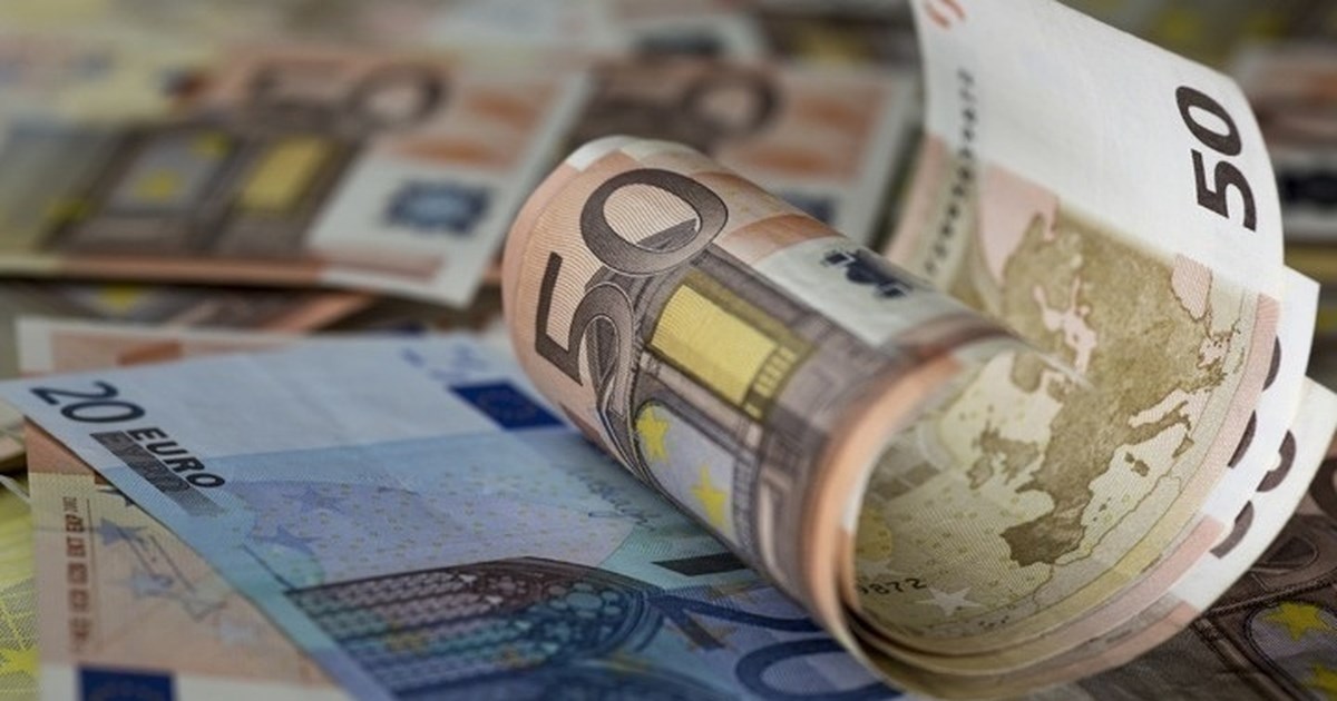 ΕΚΤ: "Παγώνει" τα επιτόκια έπειτα από 15 μήνες και 10 συνεχόμενες αυξήσεις