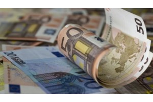 ΕΚΤ: "Παγώνει" τα επιτόκια έπειτα από 15 μήνες και 10 συνεχόμενες αυξήσεις