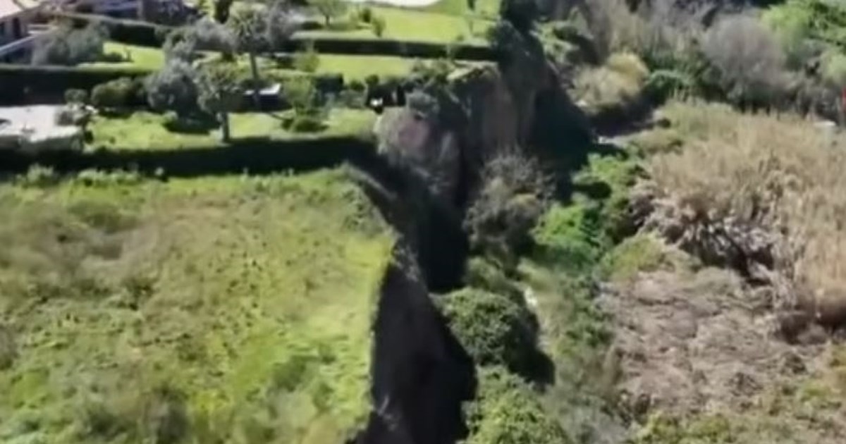 Ιταλία: Μεγάλη κατολίσθηση έκοψε στα δύο τη χώρα - Θα πάρει μήνες μέχρι να αποκατασταθούν οι υποδομές [βίντεο]