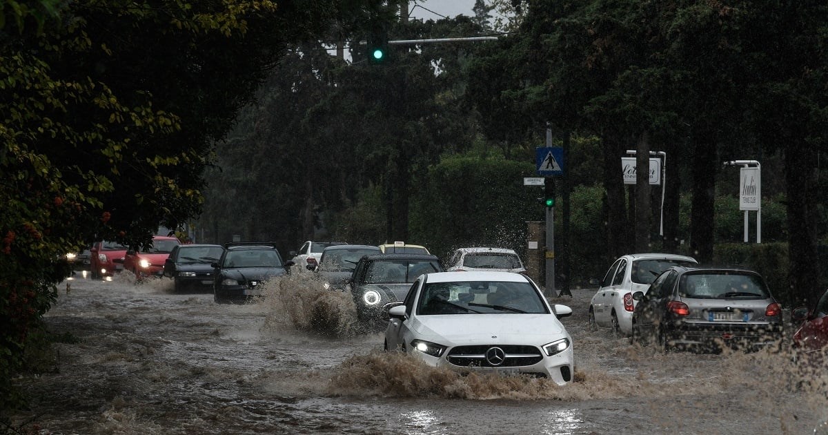 Η κακοκαιρία Bora φεύγει αλλά έρχεται νέο βαρομετρικό χαμηλό με βροχές και καταιγίδες - Πού θα χτυπήσουν τα φαινόμενα