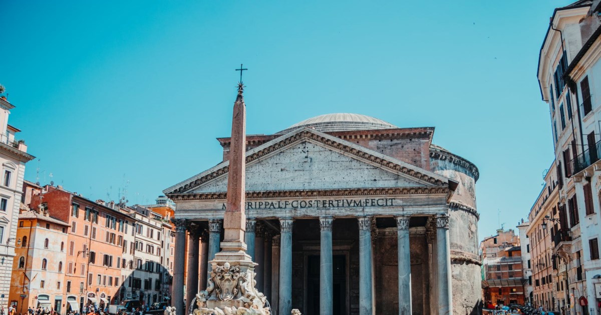 Συναγερμός στη Ρώμη: Η στιγμή που καταρρέει μεσαιωνικός πύργος 29 μέτρων κοντά στο Κολοσσαίο - Βίντεο