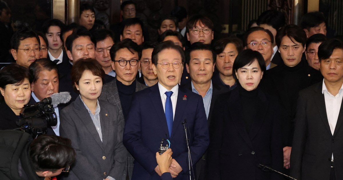 Χάος στη Ν. Κορέα μετά το φιάσκο με τον στρατιωτικό νόμο: Αντιπολίτευση και διαδηλωτές ζητούν από τον Πρόεδρο να παραιτηθεί - εικόνα 2