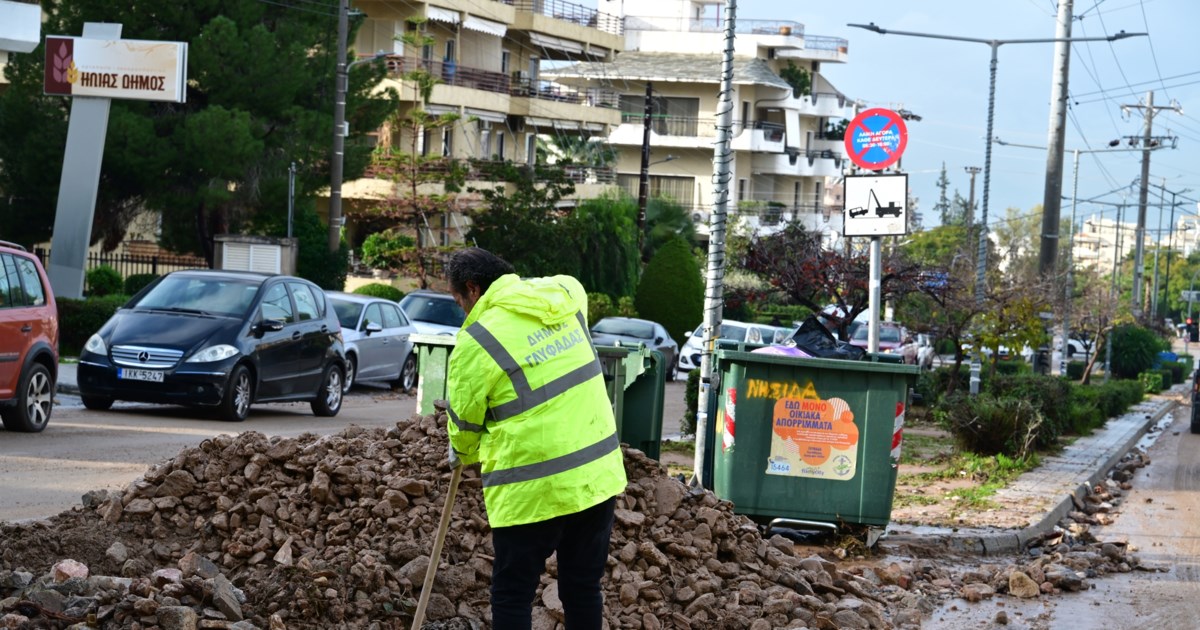 Ανω Γλυφάδα μετά την κακοκαιρία: "Δεν έχουμε ρούχα - Το νερό έφτασε το 1,60 - Κολύμπησαν για να σωθούν" [βίντεο]