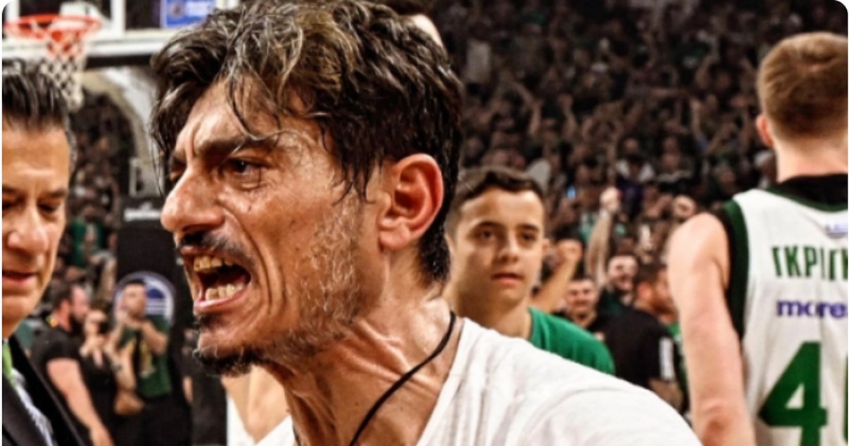 Κόντρα χωρίς τέλος: Η στιγμή που ο Ουόκαπ δίνει το χέρι του στον Σλούκα, κι εκείνος τον αγνoεί επιδεικτικά [βίντεο]