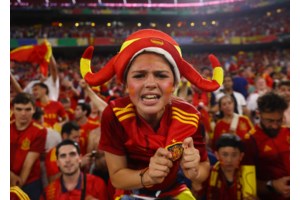 Euro 2024: Έτοιμη η Ισπανική Ομοσπονδία να "δέσει" με νέο συμβόλαιο τον Ντε λα Φουέντε μέχρι το 2028 - εικόνα 2