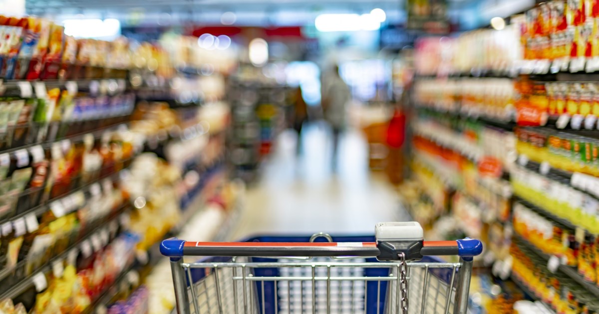 Τράπεζα της Ελλάδας: Ραγδαία αποκλιμάκωση του πληθωρισμού στην Ελλάδα τα προσεχή δύο χρόνια