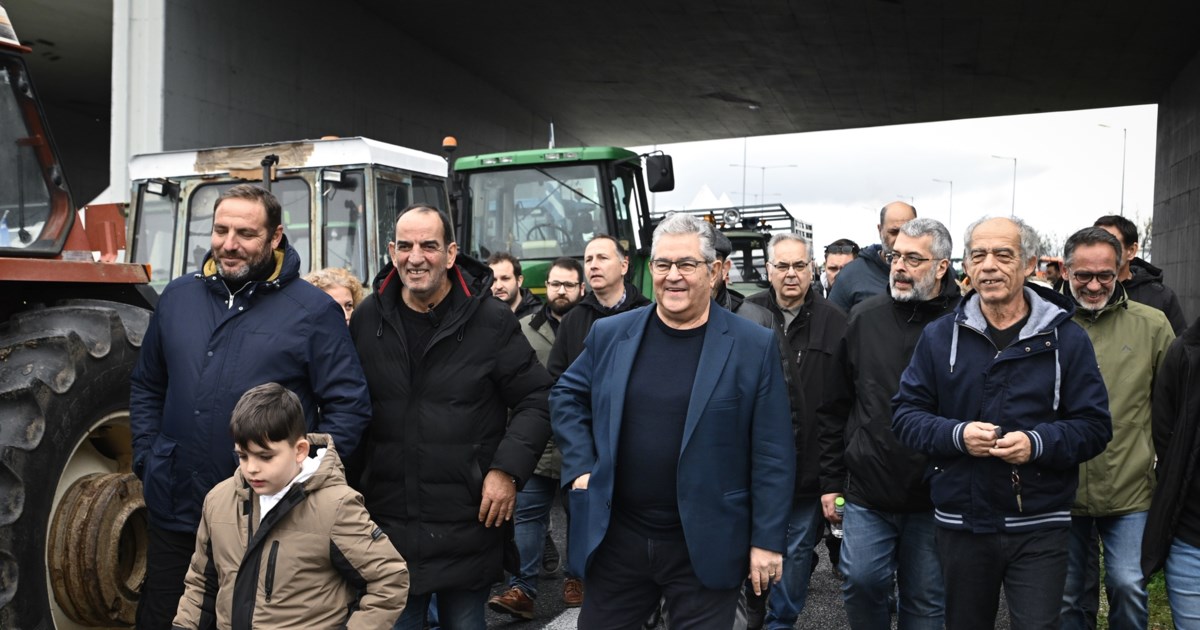 Στο μπλόκο του Ε-65 ο Κουτσούμπας: Το ΚΚΕ στηρίζει τα μπλόκα των αγροτών χωρίς "ναι μεν, αλλά" - εικόνα 3